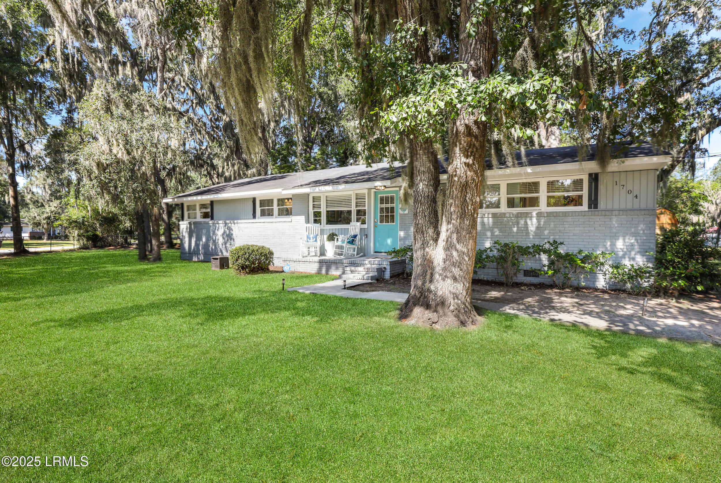 1704 Camellia Road Beaufort, SC 29902 - Photo 4 of 36 3 Bedroom, 3 Bath Home