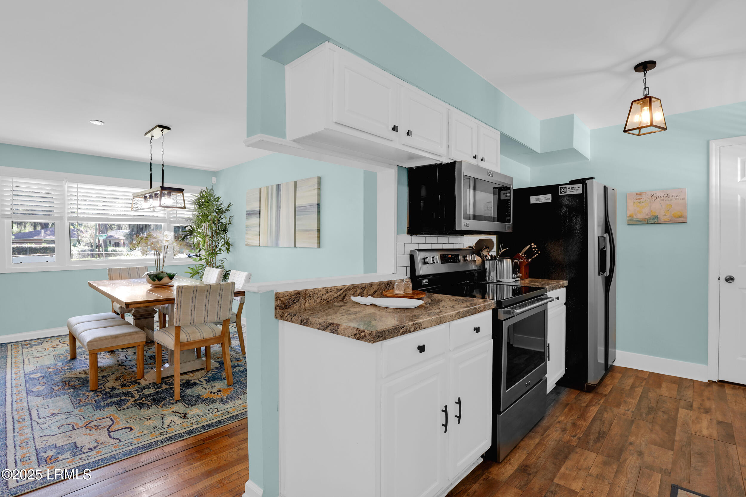 1704 Camellia Road Beaufort, SC 29902 - Photo 10 of 36 Stainless Appliances