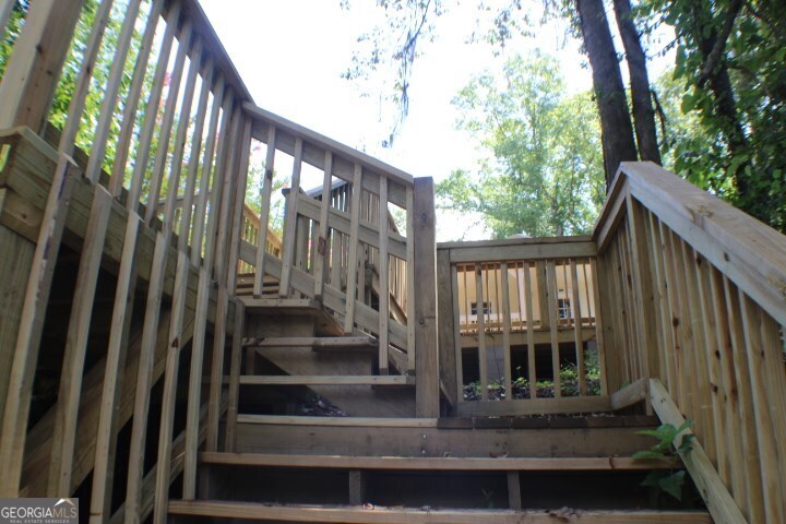 480 River Road Eastman, GA 31023 - Photo 19 of 23 a view of entryway and hall with wooden floor