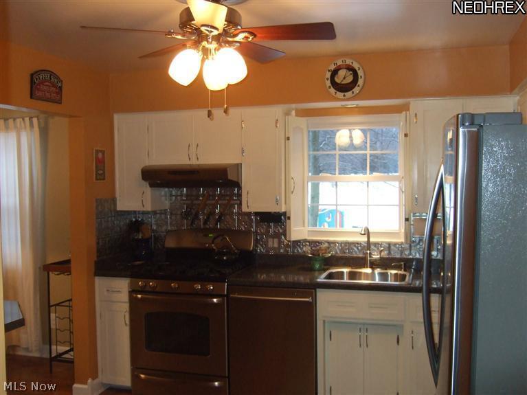 1575 Ritchie Road Stow, OH 44224 - Photo 2 of 19 Other view of updated kitchen!