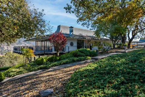 $1,800,000 | 241 Henry Station Road, Ukiah, CA 95482