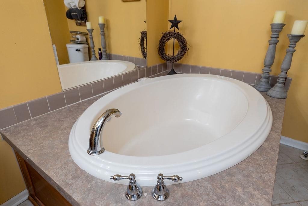 264 Steeles Fort Road Raphine, VA 24472 - Photo 31 of 50 a close view of light fixtures