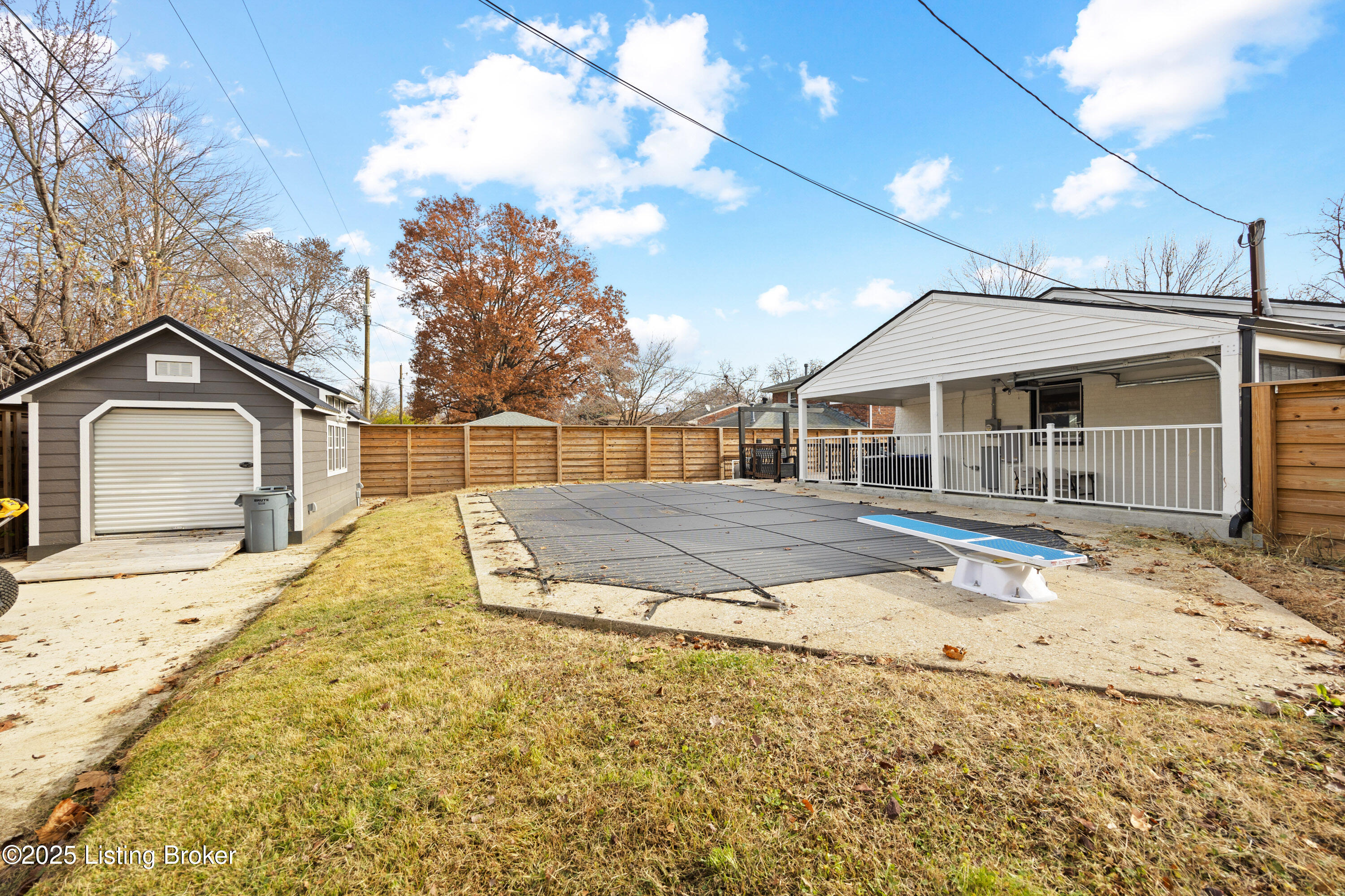 3907 Mamaroneck Road Louisville, KY 40218 - Photo 33 of 37 037