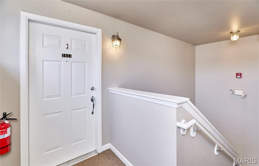 3624 Capri Way St. Peters, MO 63304 - Photo 2 of 27