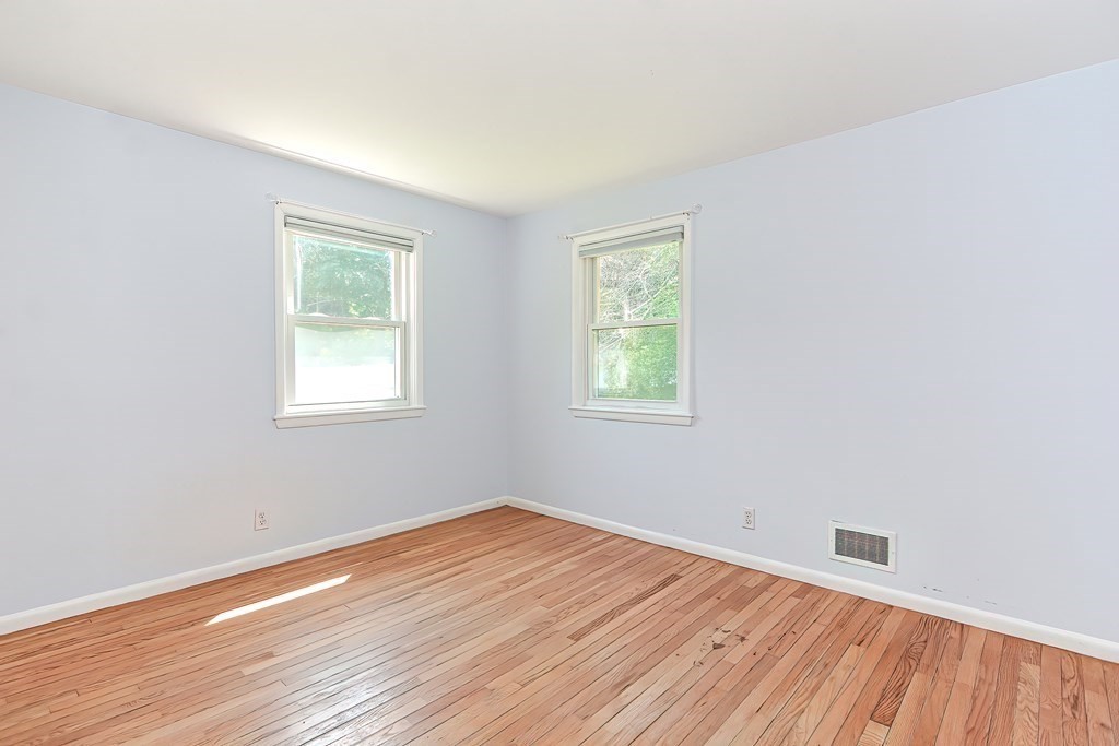 36 Croydon Road Framingham, MA 01702 - Photo 18 of 28 Gallery Image 18