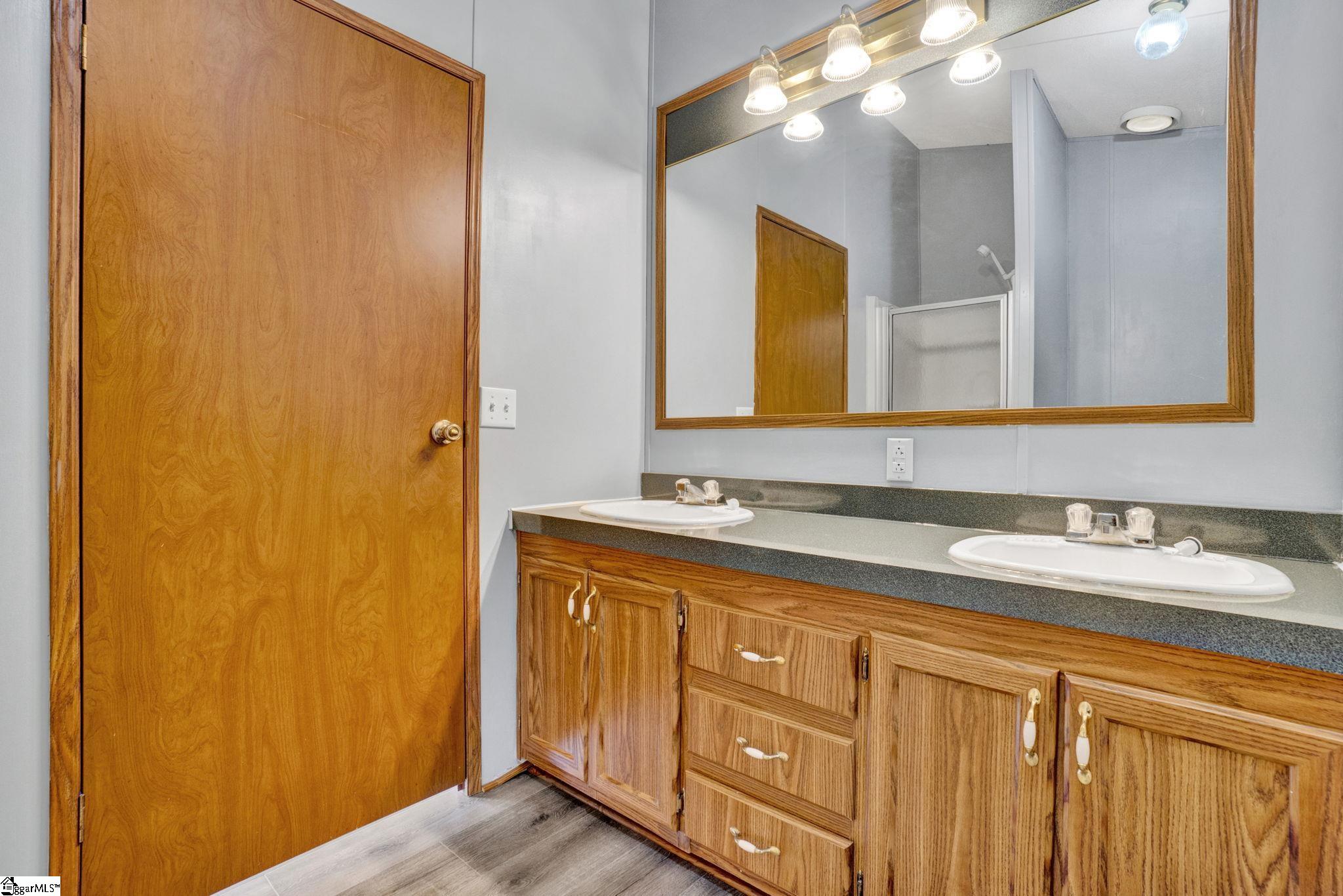 222 Elljean Road Easley, SC 29640 - Photo 18 of 34