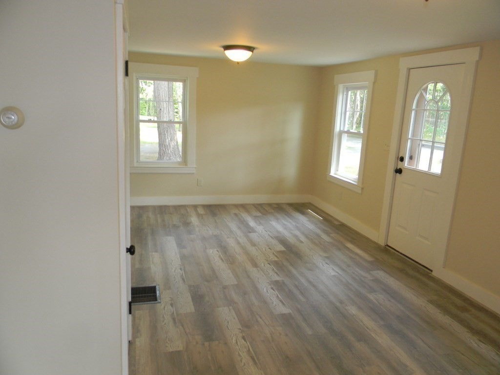 585 Partridgeville Road Athol, MA 01331 - Photo 7 of 27
