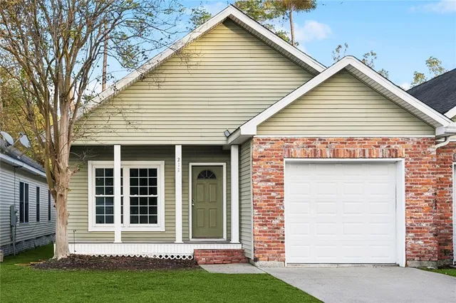 $1,800 | 212 Fountains Park Boulevard, Mandeville, LA 70448