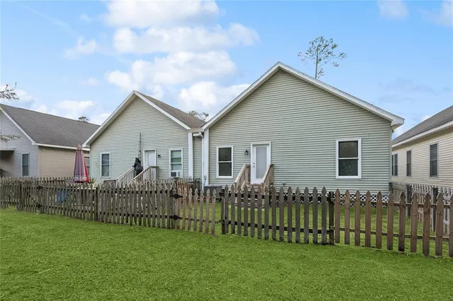 $1,800 | 212 Fountains Park Boulevard, Mandeville, LA 70448