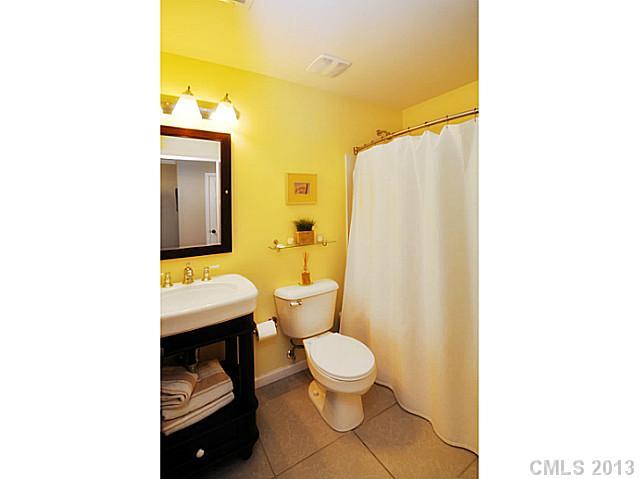 8723 Chalkstone Road Charlotte, NC 28216 - Photo 9 of 12
