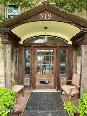 $900 | 318 Ridge Street, Unit B, Queensbury, NY 12804