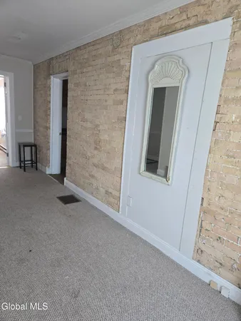 $900 | 318 Ridge Street, Unit B, Queensbury, NY 12804