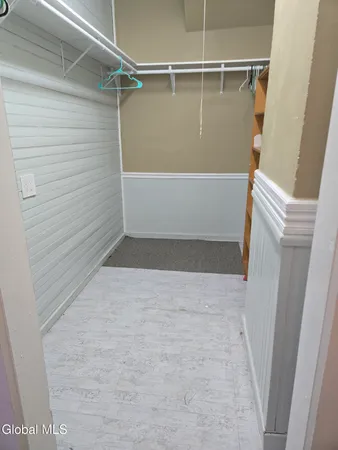 $900 | 318 Ridge Street, Unit B, Queensbury, NY 12804