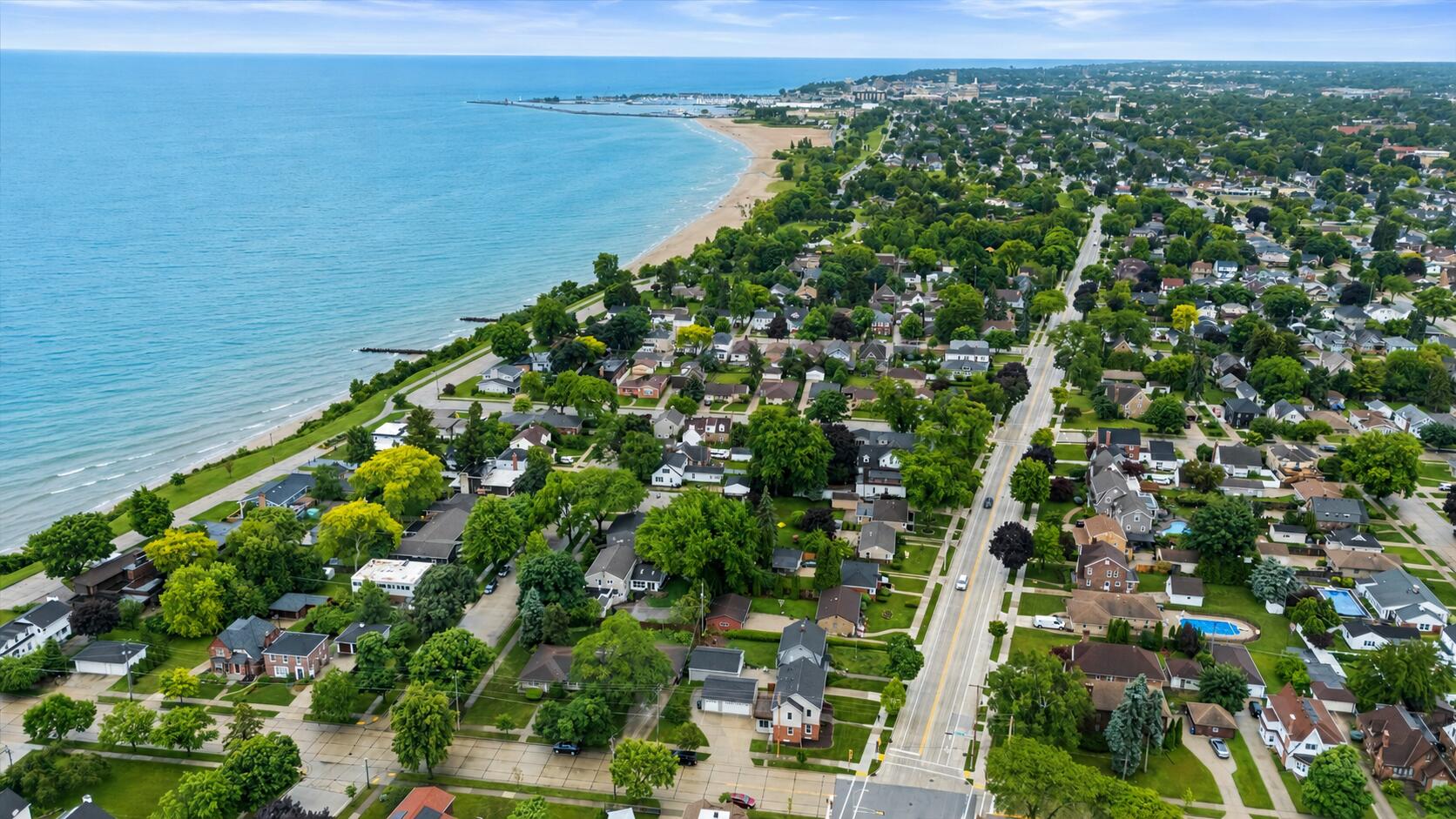 2925 North Main Street Racine, WI 53402 - Photo 2 of 23 From North Beach and the Racine Zoo to downtown dining and the marina, enjoy some of the area's best destinations just minutes from home