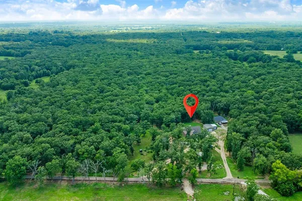 $1,100,000 | 821 County Road, Paris, TX 75462
