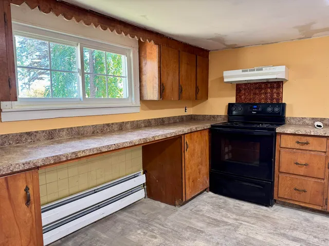 $290,000 | 14-16 Meetinghouse Hill Road, South Sutton, NH 03273