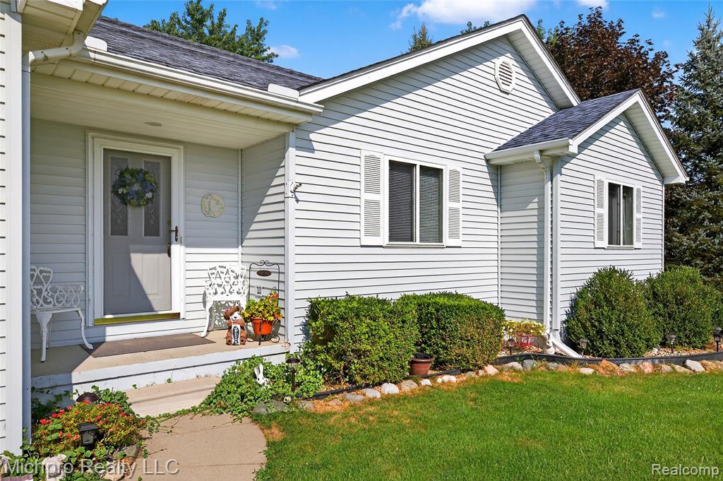 4411 Breen Road Emmett, MI 48022 - Photo 2 of 43