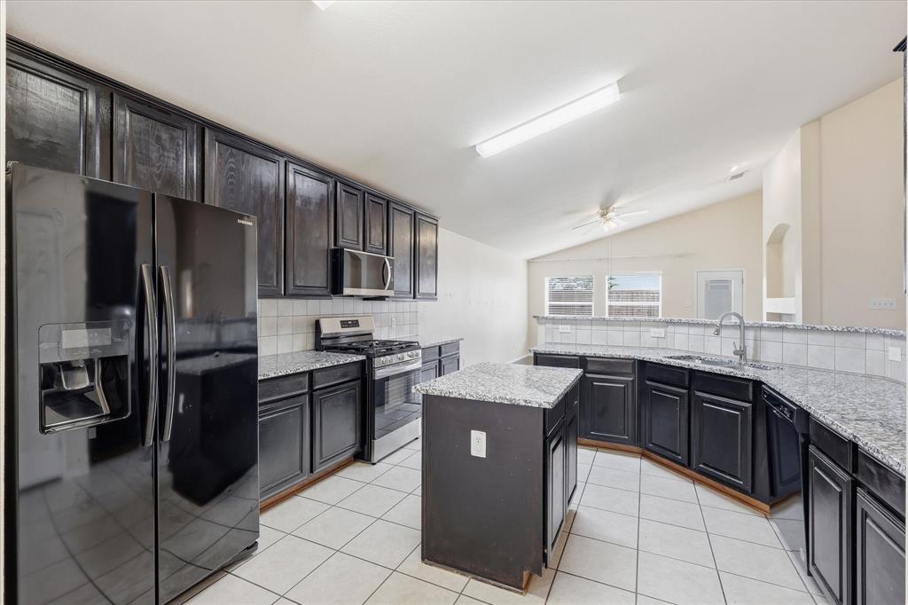 5217 Shiver Road Fort Worth, TX 76244 - Photo 13 of 40