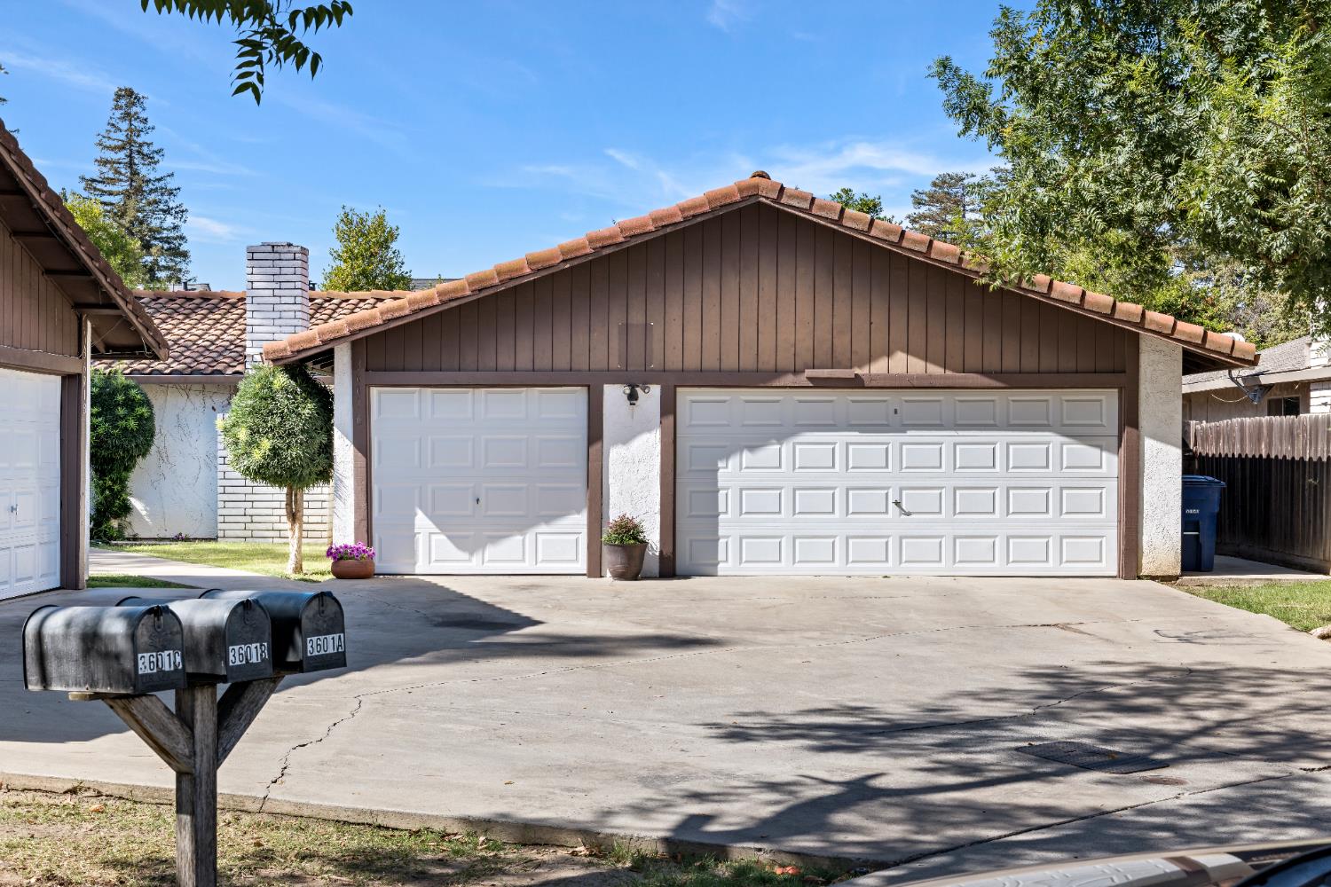 3601 Agate Drive Modesto, CA 95356 - Photo 2 of 20 a backyard of a house with table and chairs