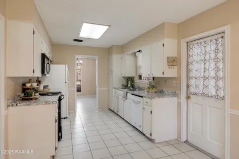 $224,500 | 203 Bonaire Drive, Lafayette, LA 70506