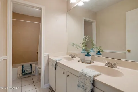 $224,500 | 203 Bonaire Drive, Lafayette, LA 70506