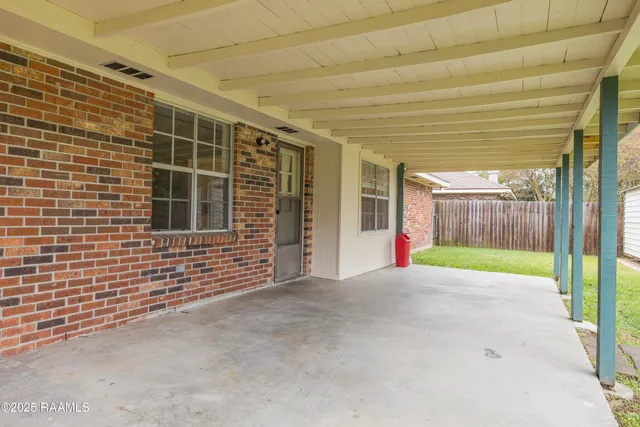 $225,000 | 203 Bonaire Drive, Lafayette, LA 70506