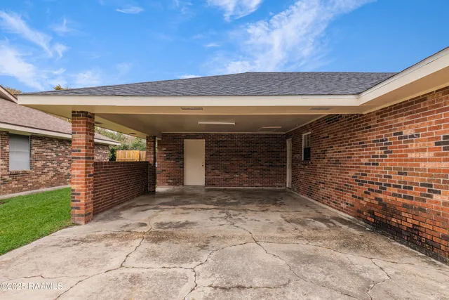 $225,000 | 203 Bonaire Drive, Lafayette, LA 70506