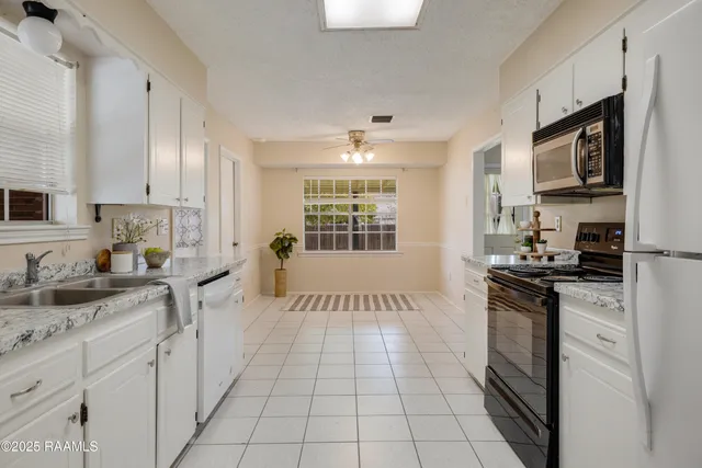 $224,500 | 203 Bonaire Drive, Lafayette, LA 70506