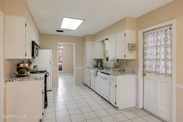 $225,000 | 203 Bonaire Drive, Lafayette, LA 70506