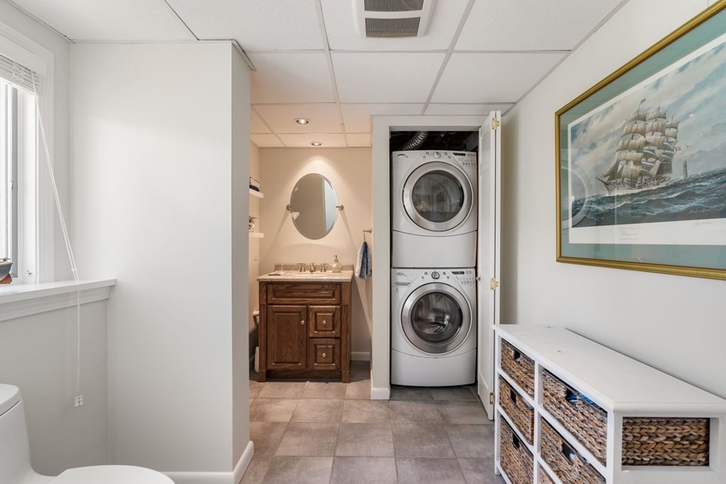 14 Highview Drive Hingham, MA 02043 - Photo 35 of 41 a utility room with dryer and washer