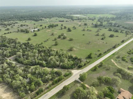 $700,000 | 141 St Giddings Tx 78942, Giddings, TX 78942