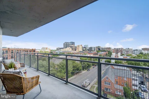 $800,000 | 2001 15th Street North, Unit 506, Arlington, VA 22201