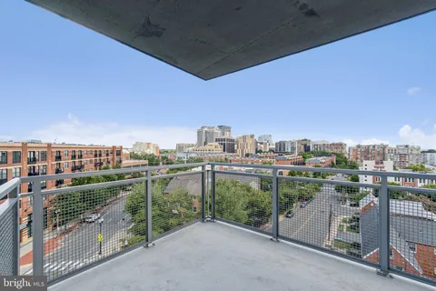 $800,000 | 2001 15th Street North, Unit 506, Arlington, VA 22201