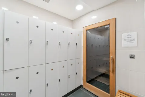 $800,000 | 2001 15th Street North, Unit 506, Arlington, VA 22201