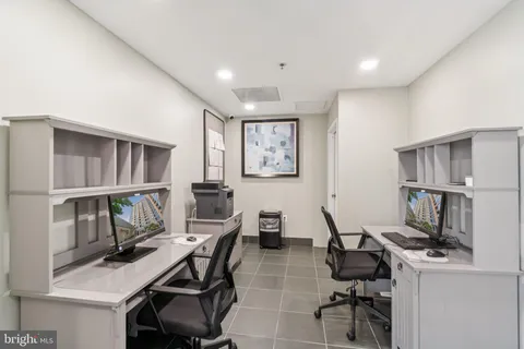 $800,000 | 2001 15th Street North, Unit 506, Arlington, VA 22201