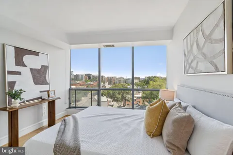 $800,000 | 2001 15th Street North, Unit 506, Arlington, VA 22201