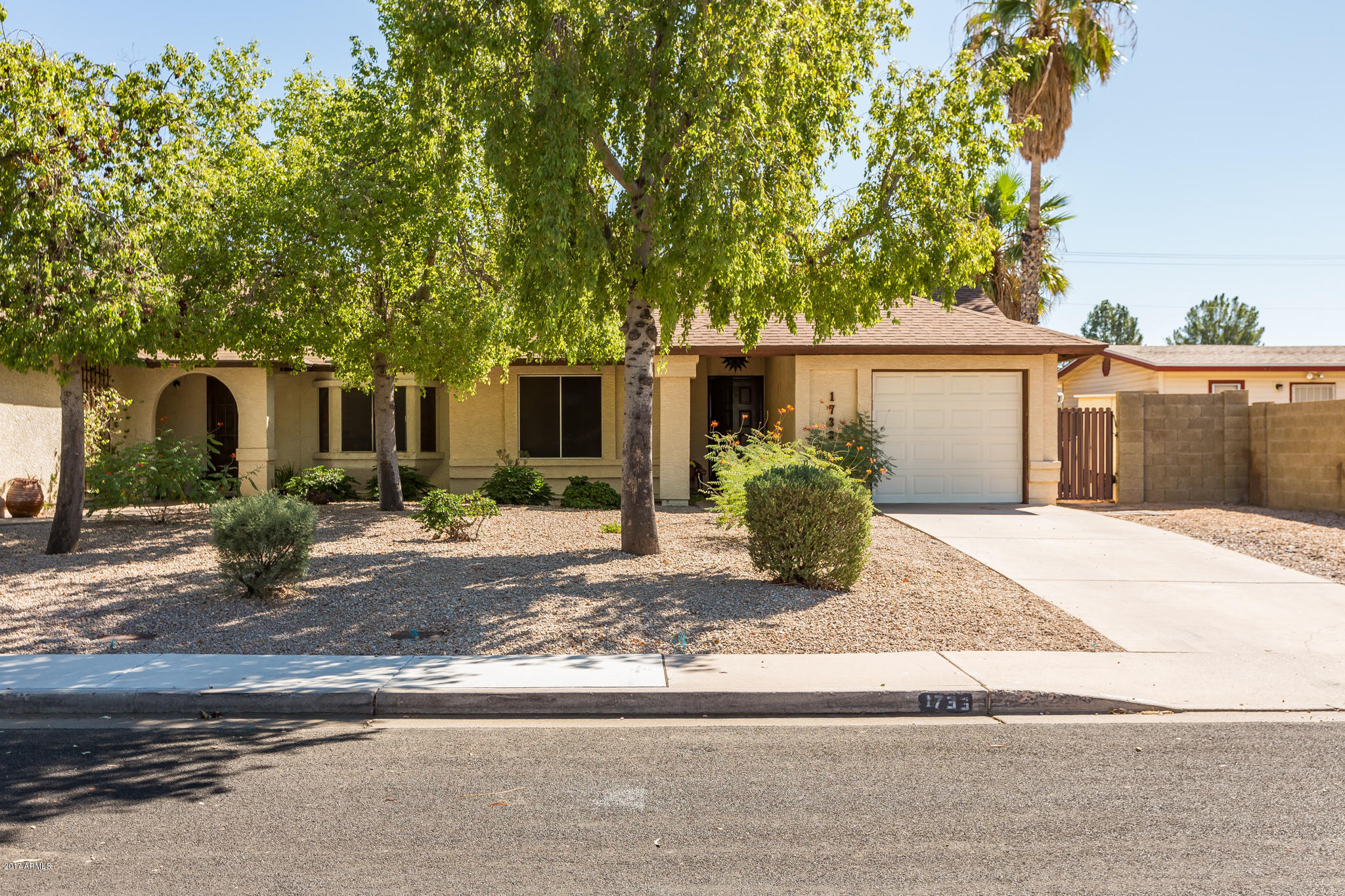 1733 South Roca Mesa, AZ 85204 - Photo 1 of 20 1) FRONT OF HOME