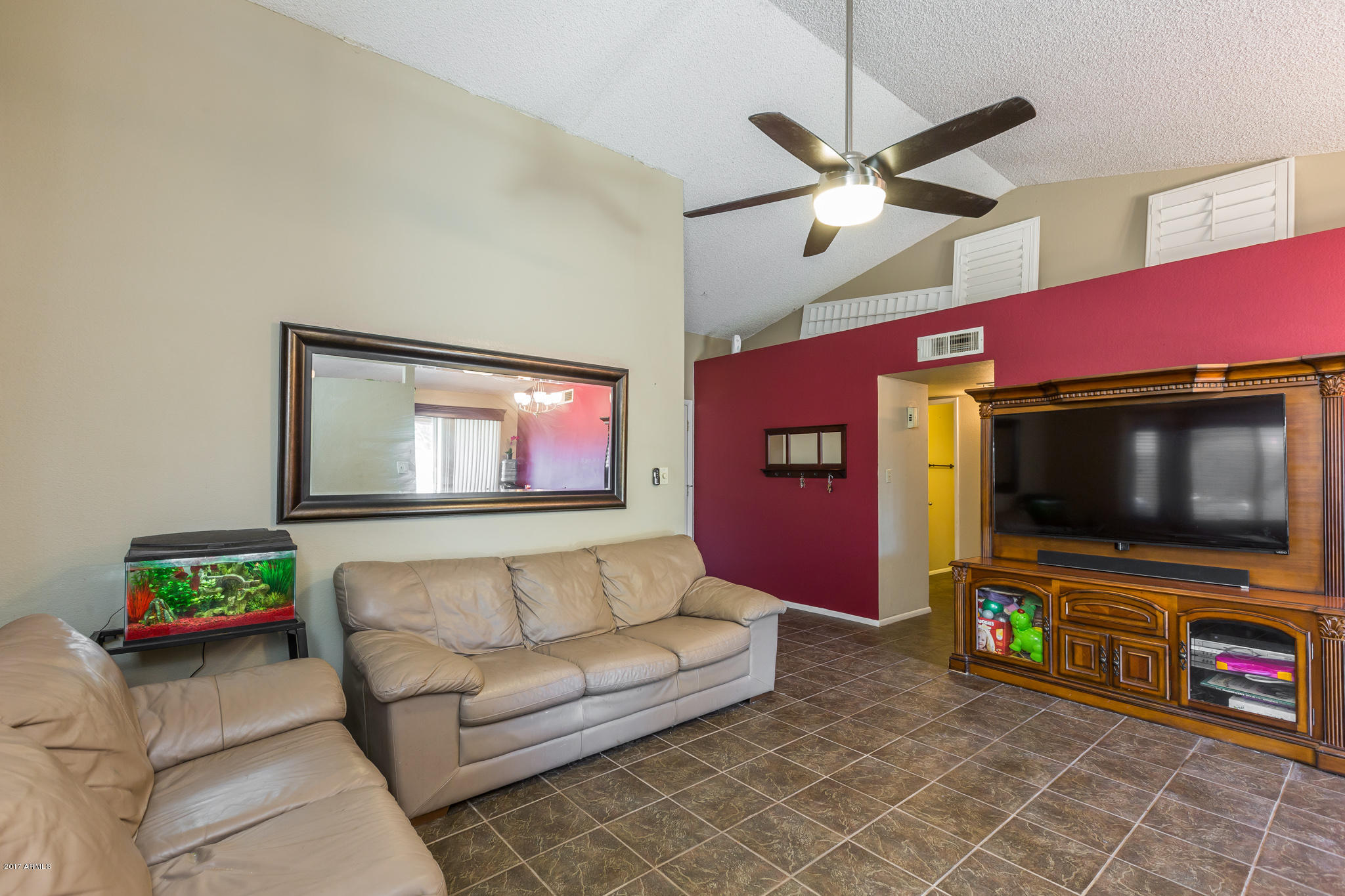 1733 South Roca Mesa, AZ 85204 - Photo 5 of 20 6) GREAT ROOM
