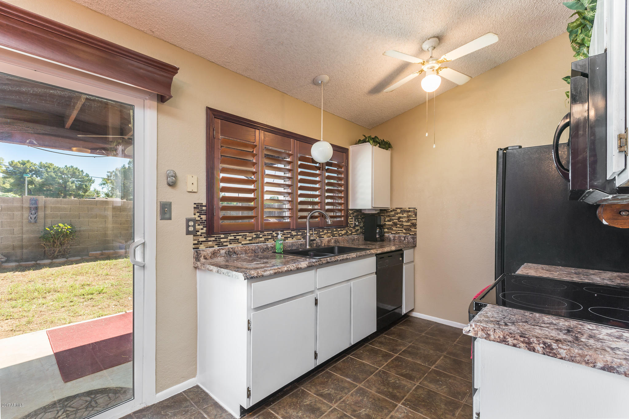 1733 South Roca Mesa, AZ 85204 - Photo 6 of 20 7) KITCHEN