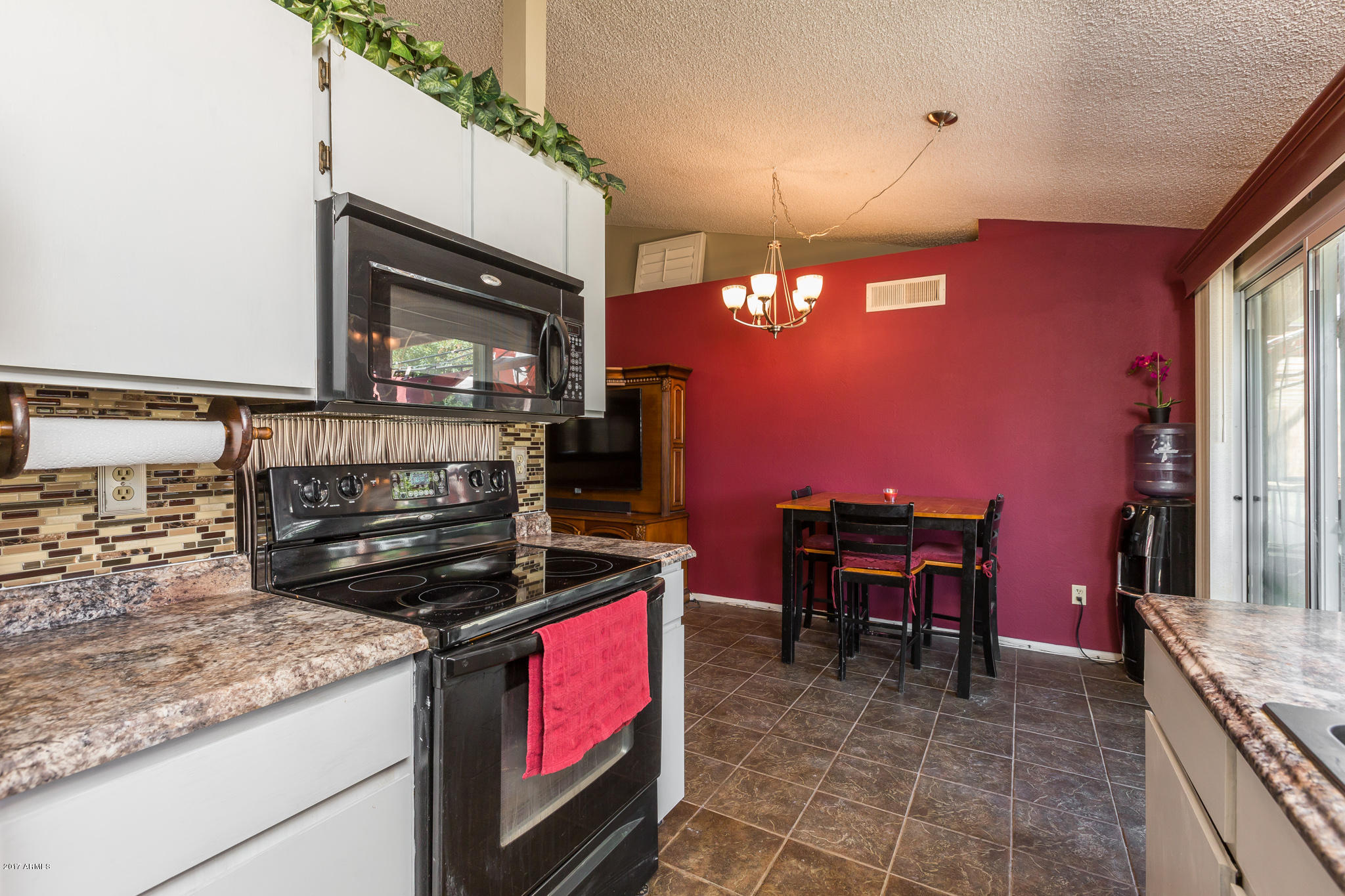 1733 South Roca Mesa, AZ 85204 - Photo 9 of 20 10) KITCHEN