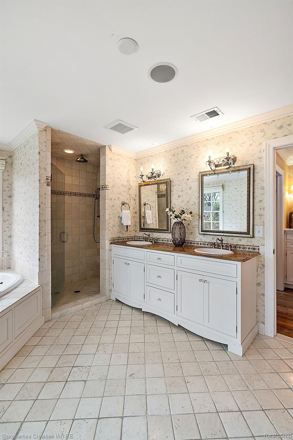 2611 Amberly Road Bloomfield Hills, MI 48301 - Photo 27 of 61 Gallery Image 27