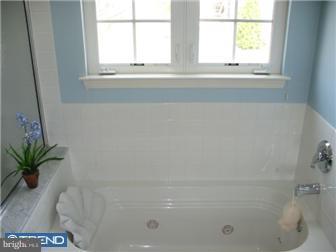 32 Chew Lane Sewell, NJ 08080 - Photo 8 of 12 Bathroom