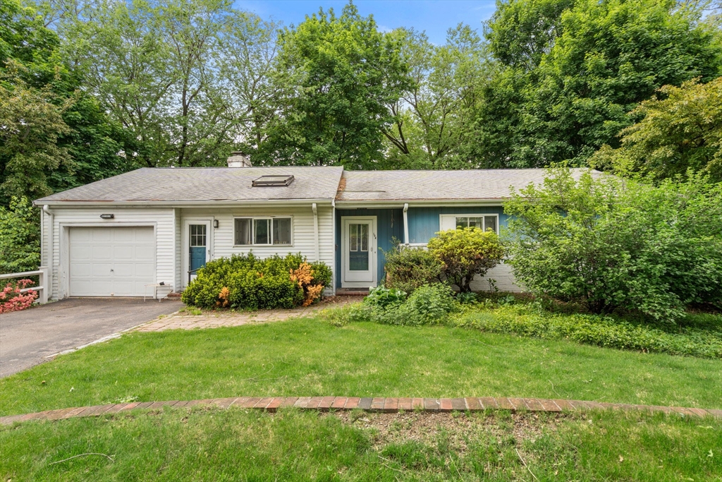 104 Oldham Road Newton, MA 02465 - Photo 2 of 10
