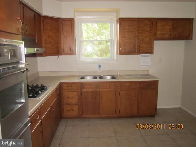 9225 Allentown Road Fort Washington, MD 20744 - Photo 1 of 19 Kitchen