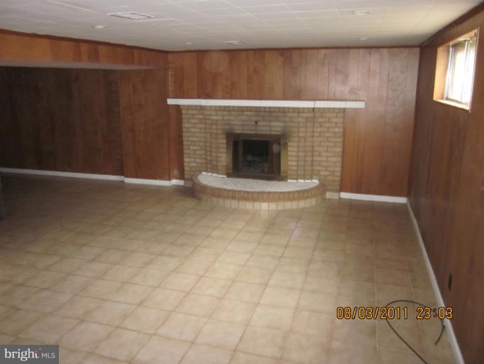 9225 Allentown Road Fort Washington, MD 20744 - Photo 16 of 19 Family Room