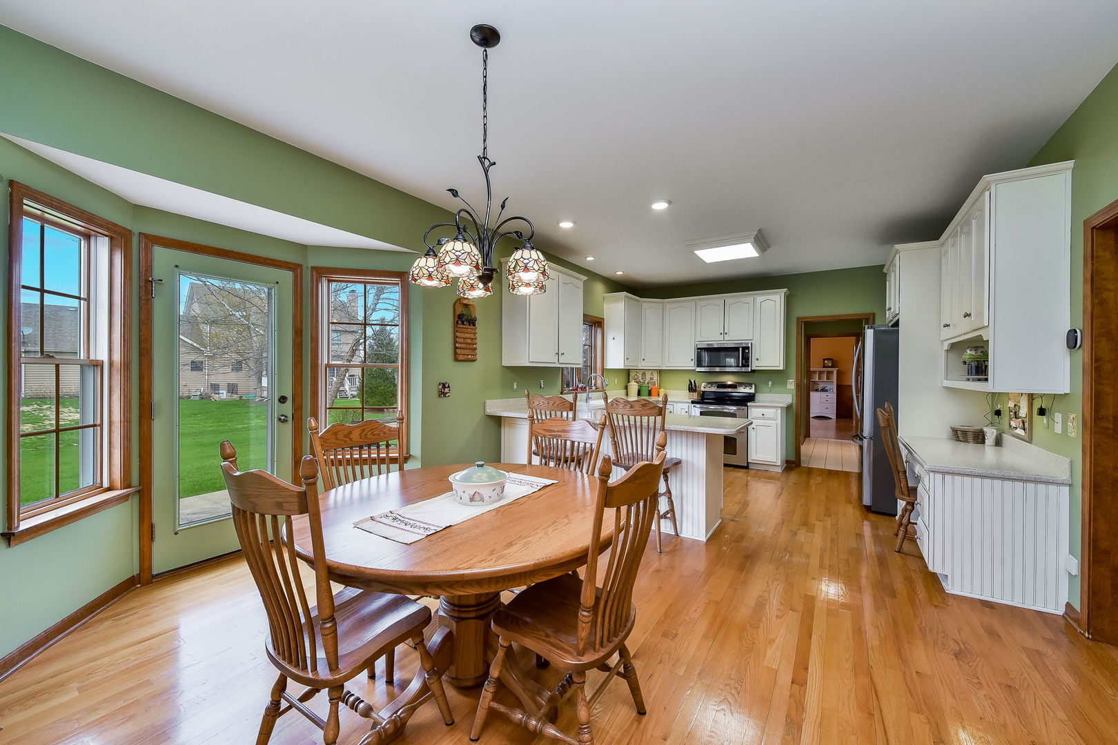 39W426 Olinger Lane Geneva, IL 60134 - Photo 2 of 25