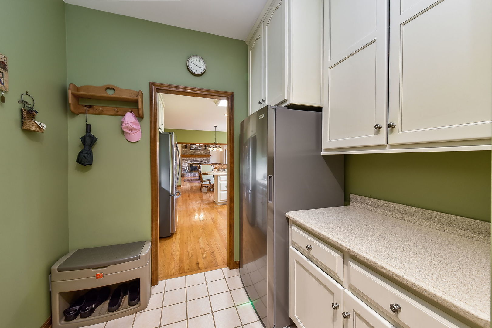 39W426 Olinger Lane Geneva, IL 60134 - Photo 9 of 25