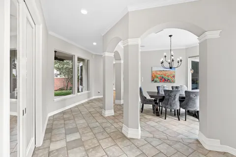 $875,000 | 70 Blooming Grove Lane, Houston, TX 77077
