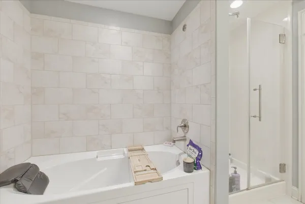 $2,600 | 1670 Mill Street, Unit 404, Des Plaines, IL 60016
