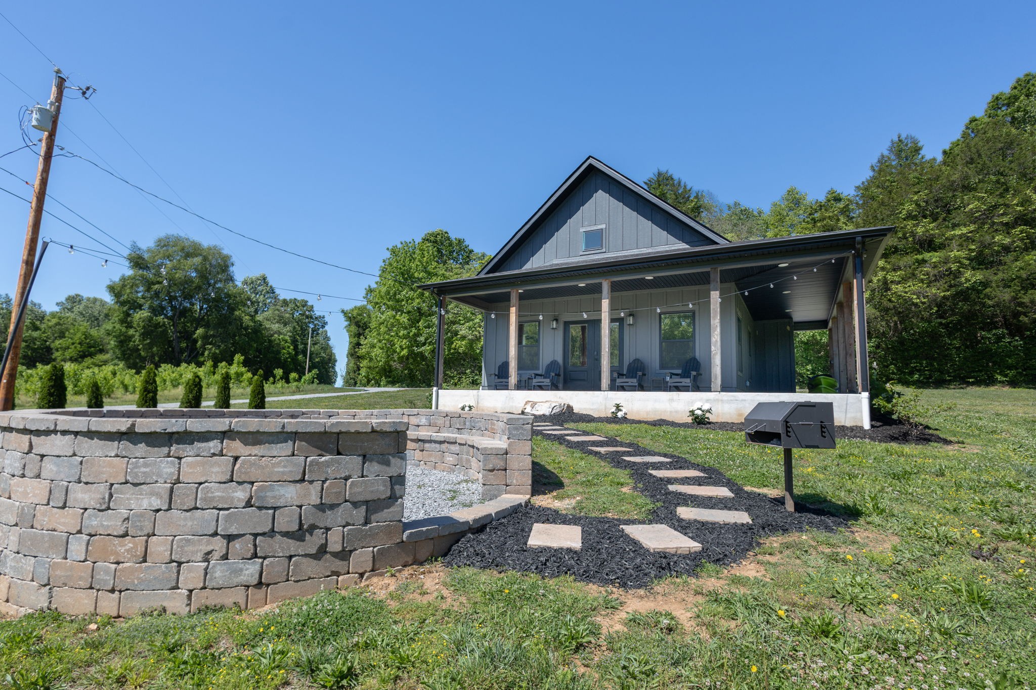 571 Bedford Lake Road Normandy, TN 37360 - Photo 41 of 96 a front view of a house with garden